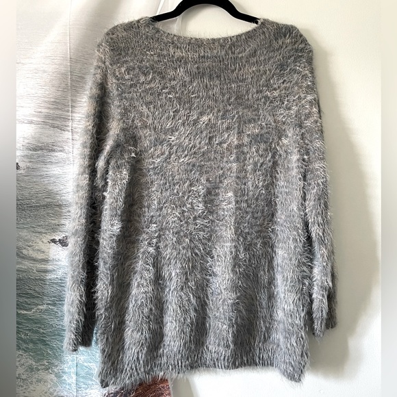 Small Gray Very Soft Oversized Sweater - Picture 2 of 2